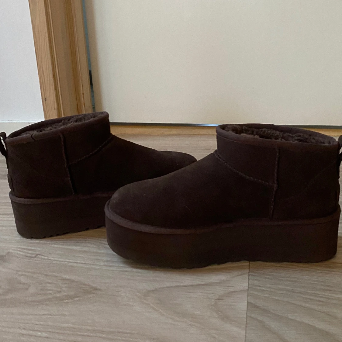 UGG mini platform storlek 40  - 91