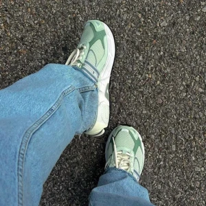 Adidas response - Världens finaste skor som tyvärr är för stora för mig. Använda en gång. Nypris 1500kr💚