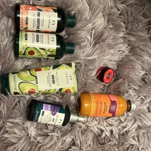 Body shop - Säljer lite produkter jag fick i julkalendern och som inte kommer användas.  Allt för 350 eller 100 kr styck plus frakt