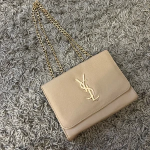 Ysl väska - Superfin väska 🤎