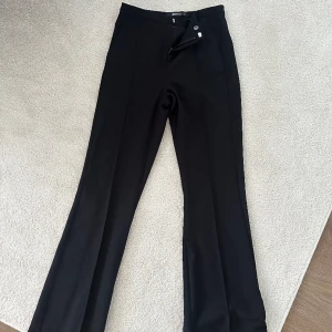 Kostymbyxa - Kostymbyxor från ginatricot, säljer pga fel storlek. Bra skick 