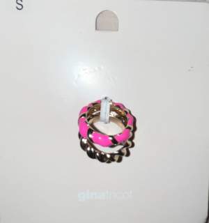 2 ringar i rosa/guld och guldfärg från Gina Tricot. Oanvända och kommer i förpackning. Storlek S