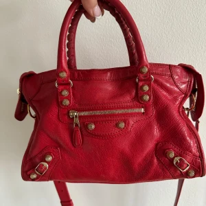 Balenciaga väska - Balenciaga väska, väldigt fint skick. Dustbag och intyg finns. 