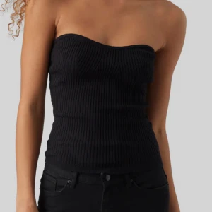 Snygg festtop 🪩💃 - Superfin top från veromoda ⭐️🪩 Passar till både fest och vardag 🥳🫶🏼Tubetop 🫶🏼