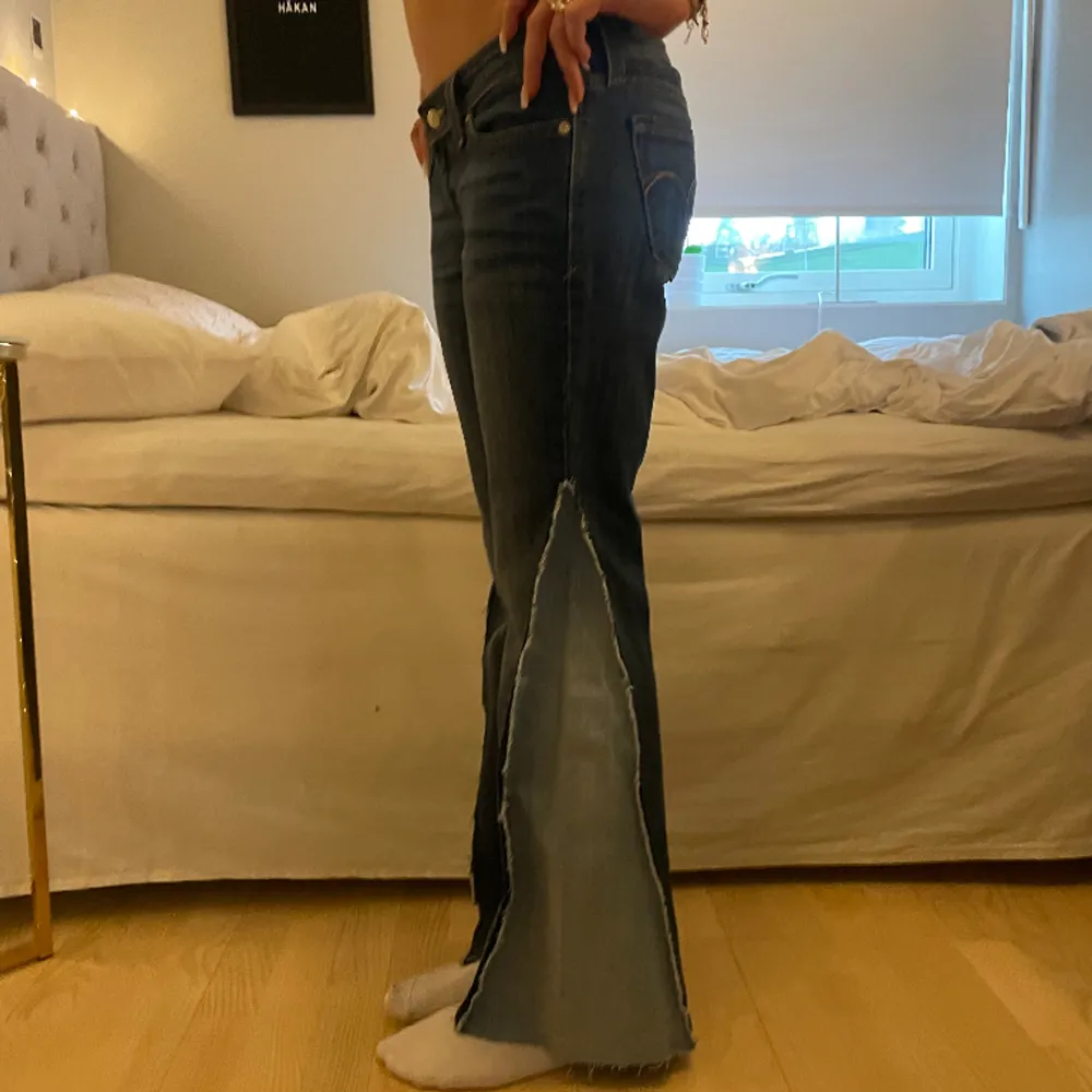 Sjukt coola, snygga och unika jeans jag sytt själv!  Skriv privat för frågor!💞💞 Modellen är 170!. Jeans & Byxor.