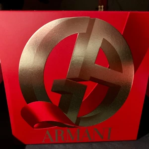 *NY* Giftbox Armani My Way, 30 ml & 7 ml EDP  - Ny Giftbox Armani My Way, inget att anmärka på.  Ord pris: Fr 852 kr - Pris nu: 625 kr.  Specialdesignade tidlösa set särskilt framtagna av Armani. Setet innehåller My Way EDP 30 ml och 7 ml. 