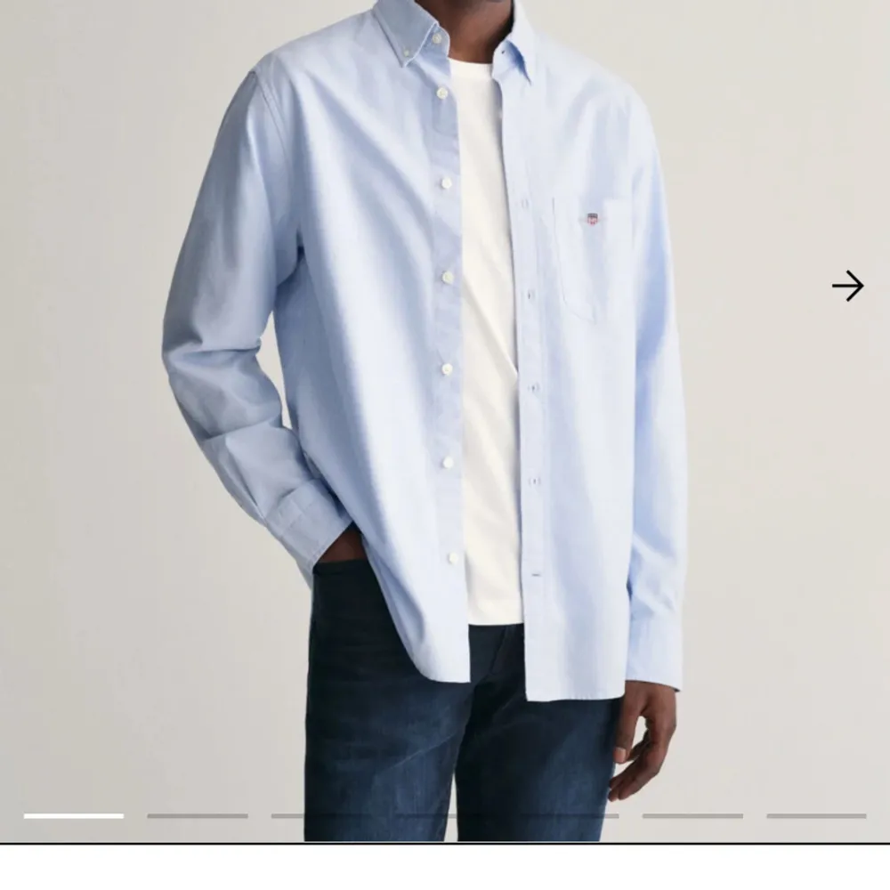 Gant ljusblå skjorta säljer för den e för liten för mig. Pris går diskutera vid snabb affär vill bli av med den bara. 8/10 skick pågrund av att den e lite gammal. Dm för fler bilder. Skjortor.