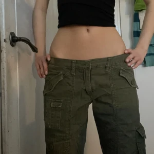 Lågmidjade Cargobyxor  - Så coola lågmidjade Cargobyxor. 