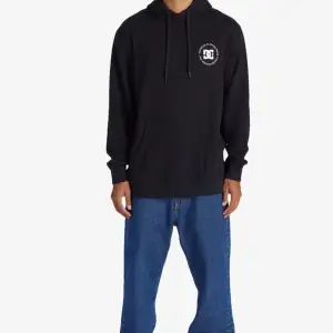 Säljer min DC hoodie för jag inte använder den länger köpte den nyligen är i ny skick original pris 450 typ pris diskuterat 