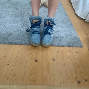 Så coola ankelboots! - Säljer dessa såå coola ankelboots med kilklack från diesel i jeans med leopard på insidan!! Storlek 38 i superbra skick❣️🙌🏼🙌🏼