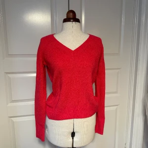 Stickad tröja korall  - Jättefin stickad tröja från GAP USA