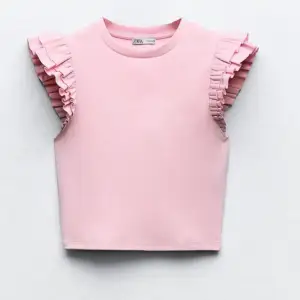 Säljer den  rosa Zara volang tröja, jättebra skick