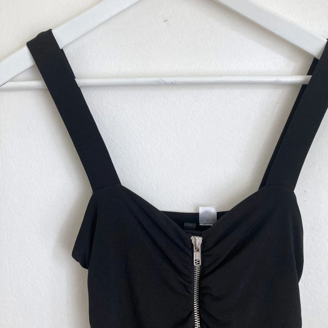 Svart tight miniklänning, stl 34 XS, figurnära, dragkedja, goth, punk, fest, party - 91