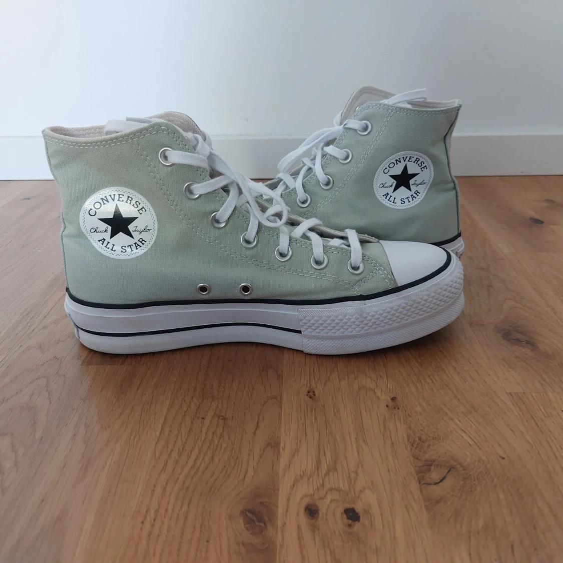 Chuck taylor Converse shoes. - 90