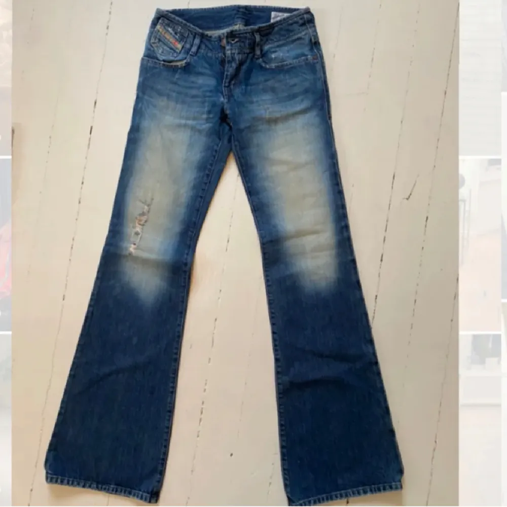 Superfina diesel jeans i storlek 25 i midjan. Innerbenslängd 89 cm  Midjemått rakt över 34 cm Skriv för frågor osv❤️ . Jeans & Byxor.