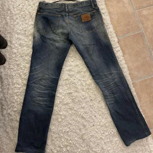 Lågmidjade dolce & gabbana jeans - Passar mig i längden som är 172 cm  Stl 33  