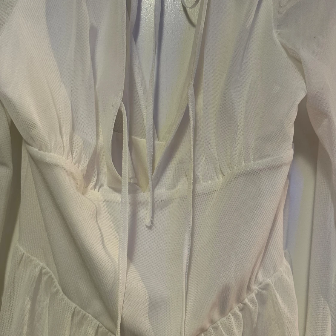 Vit oanvänd klänning - 90