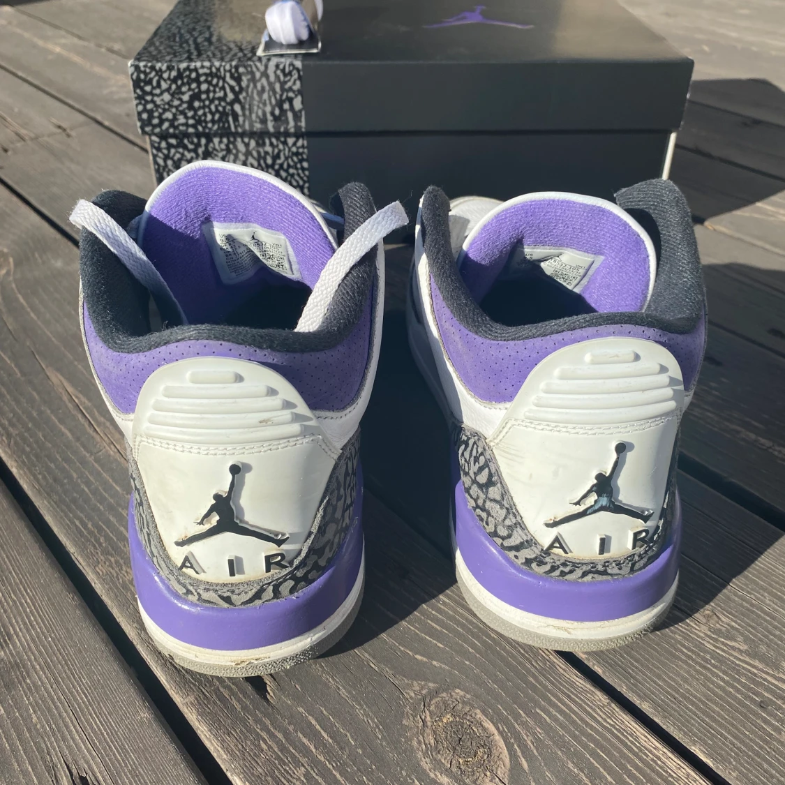 Jordan 3 Dark Iris - 90