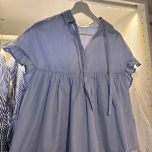 Blus/skjorta från Zara - Storlek S. Säljer för 100kr + frakt!