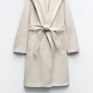 Kappa från Zara - Kappa från Zara använt 1 gång med luva  storlek S passar även Xs