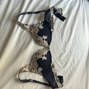 Intimissimi bh - Intimissimi bh i storlek 75b som knappt är använd. Mycket bra skick!