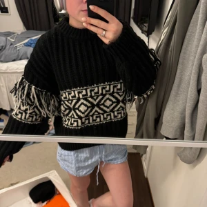 Stickad tjocktröja  - Stickad tröja från hm ❣️