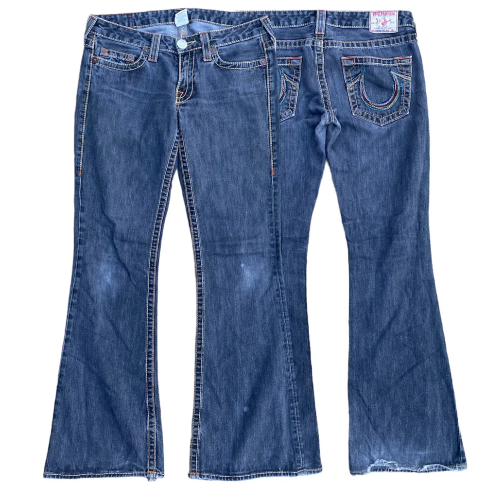 Bootcut true religion jeans🔥🔥🐺🐺 byxorna är i storlek W30 och dom är i bra skick. Skriv om du har några funderingar . Jeans & Byxor.