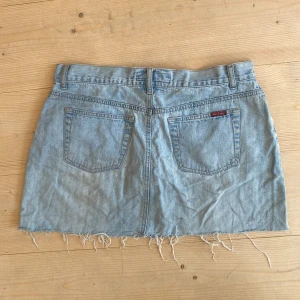 Lågmidjad jeanskjol - SUPER snygg!!