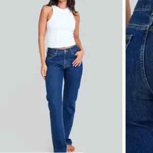 Säljer mina ”Low waist jeans 510” i färgen blå. Storleken är W24-L34 och passar mig som är 175. Ordinarie pris är 699 och säljer för 400. Använt några gånger men fortfarande i bra skick, säljer pga blivit för små. Skriv för fler bilder!