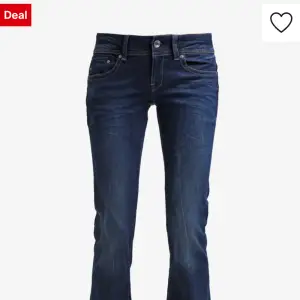Jätte fina lågmidjade jeans från g-star, knappt använda och utan defekter💓 skriv för fler bilder😊 nypris 1495kr, pris kan diskuteras