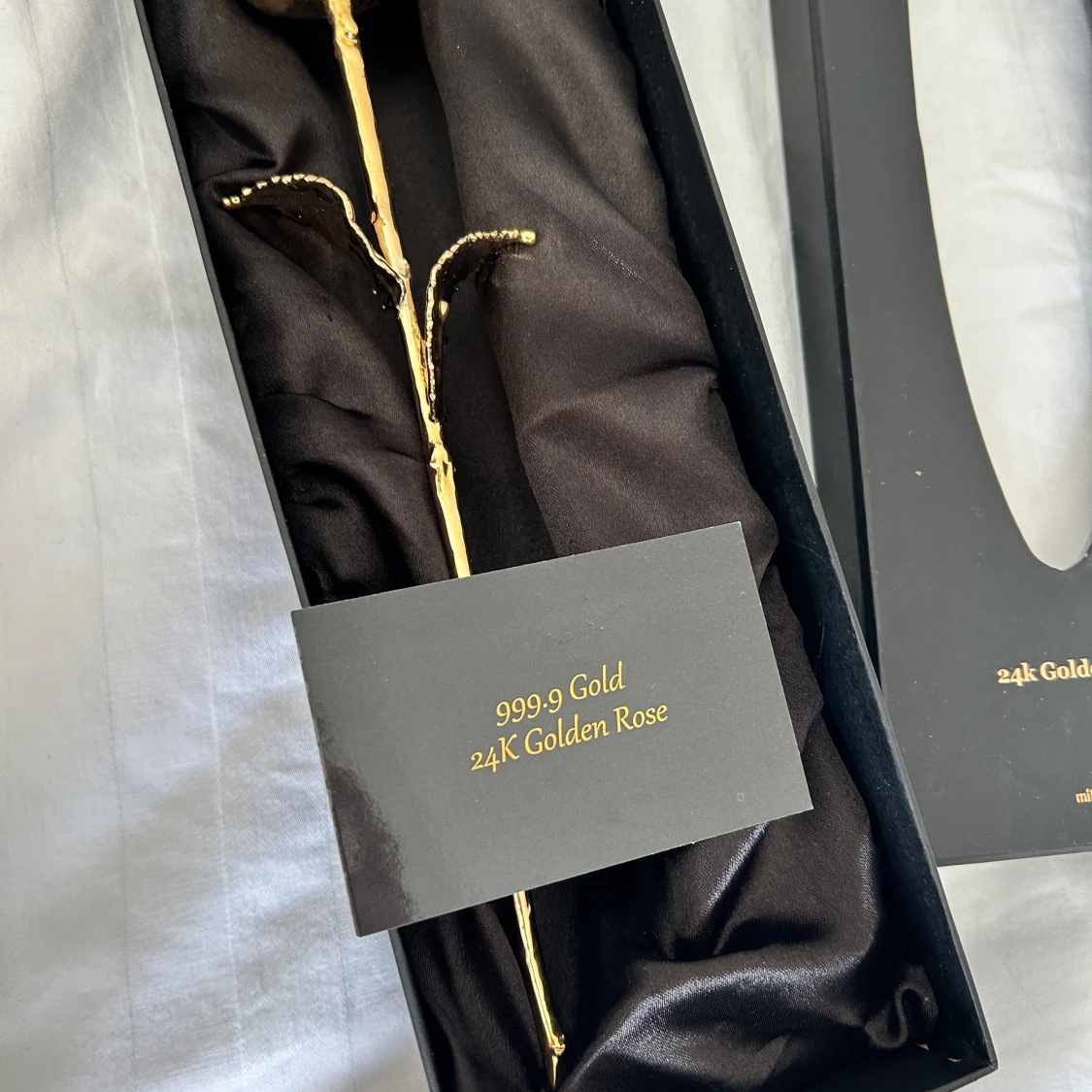 Ros doppad i guld  - 90