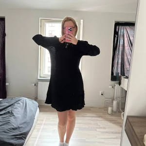 Klänning - Säljer denna oanvända klänning, fraktar omgående 💕