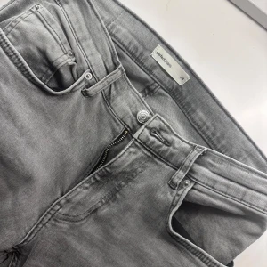 jeans - hejj! Säljer ett par supersnygga bootcut jeans från Gina Tricot som inte kommer till användning. Superfint skick o använda ett få antal gånger💞💞hör av er med prisförslag, nypris 400kr