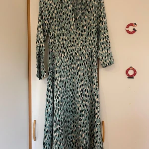 Fin ny klänning från hm - Fin ny klänning från hm använd 1 gång