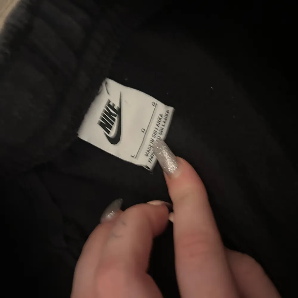 Helt oanvända mjukis byxor från Nike.. Jeans & Byxor.