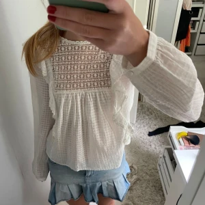 Storlek xs - Jätte söt blus från zara i storlek xs