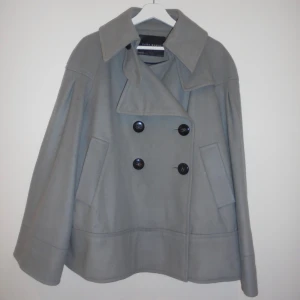 Kappa  - Kappa i bra skick, inga defekter. Har används väldigt sparsamt. Säljer pga att den inte kommer till användning.