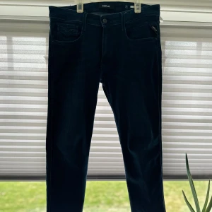 Replay jeans - Säljer dessa feta Replay jeans i storleken 34. Hör av er vid funderingar😃
