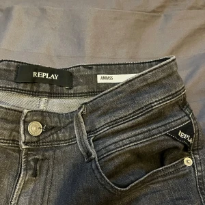 Replay anbass - Säljer dessa snygga jeans från Replay. Jeansen är varsamt använda och utan defekter. Pris kan diskuteras.
