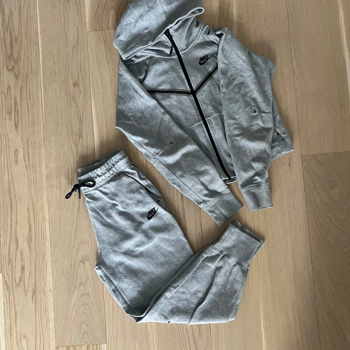 Nike tech tracksuit