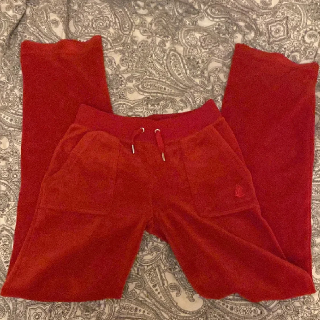 Röda Juicy byxor 