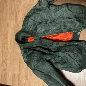 Jacka Dam - Jacka i storlek xs, aldrig använd! 