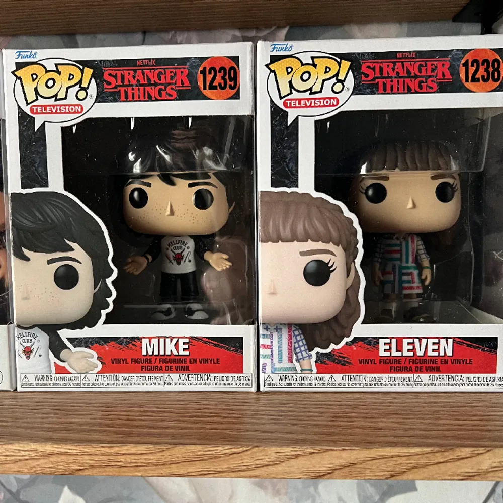 Två Funko Pops från serien stranger things, Mike och Eleven. Jättefint skick, har aldrig öppnat de så är som nya. Tänkt mig båda två för 200. Övrigt.