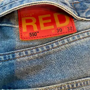 Levi’s Red 550 jeans till ett rimligt pris.  Nyskick 