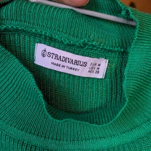 Tröja (halvpolo) stravadius  - Fin grön färg och otroooligt skön. Aldrig använd!