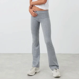 Yoga pants  - Helt nya yoga pants från Young Gina, aldrig använda storlek 146/152 