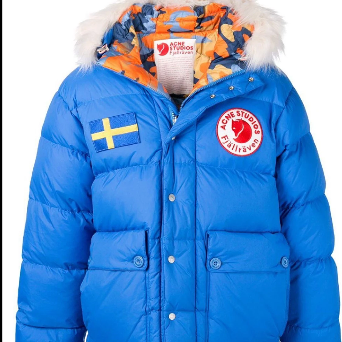 Söker denna jacka i stil xs eller s.