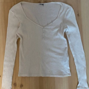 Tröja veromoda  - Söt topp från vero moda (egentligen från pieces) 💗 skriv privat för fler bilder