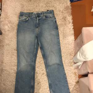 jeans från karve som använts antal gånger. De har noll deffekter.