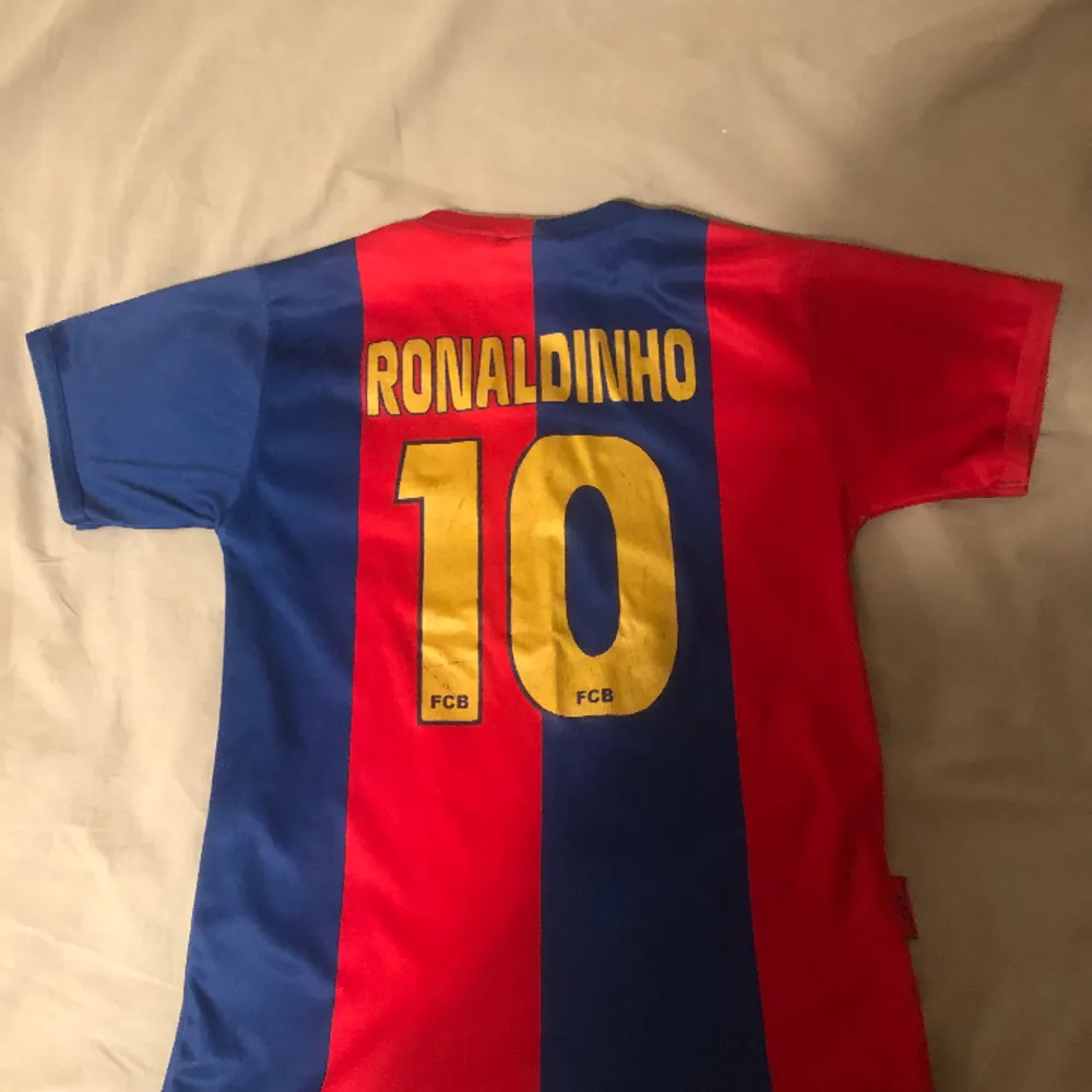 Ronaldinho 10 i Barcelona  . Sport & träning.